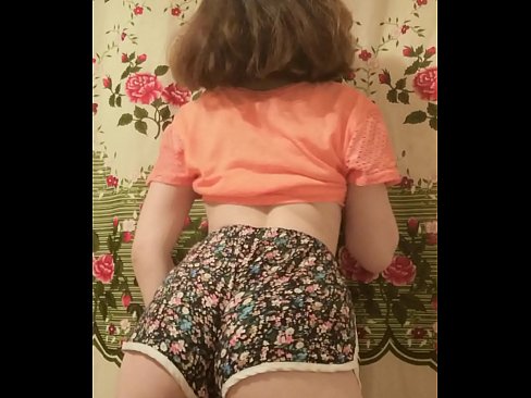 ❤️ seksi genç bebeğim soyunma kapalı onu şort üzerinde kamera ❤️ Süper porno bizde ﹏